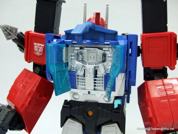 MP 31 Masterpiece Delta Magnus Diaclone Powered Convoy In Hand Photos 20 (20 of 32)